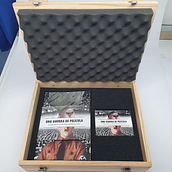 Una guerra de película. Br, ing, Identit, Arts, Crafts, Editorial Design, Graphic Design, Packaging, Photograph, Post-production, Product Design, Product Photograph, Bookbinding, Non-Fiction Writing, Content Writing, and Engraving project by Laia P. - 09.06.2021