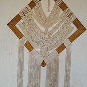 Meu projeto do curso: Introdução à tapeçaria em macramê. Design de acessórios, Artesanato, Tecido, Macramê, e Design têxtil projeto de maiara_piol - 06.01.2023