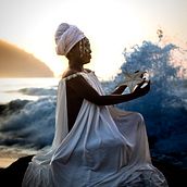 Deusas Iorubás. Portrait Photograph, Photographic Lighting, Digital Photograph, Fine-Art Photograph, Lifest, le Photograph, and Self-Portrait Photograph project by Guilherme Moreira - 05.22.2022