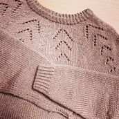 Mi proyecto del curso: Diseño y tejido de prendas de punto sin costuras con agujas circulares. Un proyecto de Diseño de complementos, Diseño de moda, Tejido, DIY y Tejido de punto de Nora Espíndola - 08.01.2023