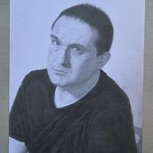 Mi proyecto del curso: Retrato realista con lápiz de grafito Ein Projekt aus dem Bereich Traditionelle Illustration, Bildende Künste, Skizzenentwurf, Bleistiftzeichnung, Zeichnung, Porträtzeichnung, Realistische Zeichnung, Artistische Zeichnung und Anatomische Zeichnung von Gus Díaz - 12.01.2023