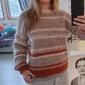 My project for course: Crochet Garments with Color and Texture. Een project van  Modeontwerp, Textiel, Haken y Textielontwerp van Caroline Archambault - 14.01.2023