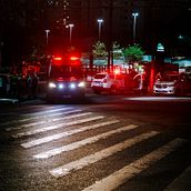 Meu projeto do curso: Fotografia de rua noturna. Photograph, Portrait Photograph, Digital Photograph, Outdoor Photograph, Lifest, le Photograph, and Self-Portrait Photograph project by Ricardo Antunes - 01.18.2023