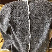 Mon projet du cours : Top-down : vêtements au crochet en une pièce. Un proyecto de Diseño de moda, Tejido, DIY, Crochet y Diseño textil de simone simone LADNER - carossino - 20.01.2023