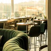 SEEN LISBOA. Diseño de interiores para espacios públicos. Interior Architecture, Interior Design, Interior Decoration, Retail Design, and Spatial Design project by Angela Acevedo Garcia - 01.21.2023