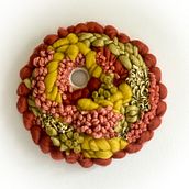 My project for course: Circular Weaving for Colorful Wall Decor. Artesanato, Design de interiores, Pattern Design, Tecido, Tecelagem, e Design têxtil projeto de Saga Areng - 21.01.2023