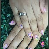 My project for course: Introduction to Nail Art. Design, Traditional illustration, Painting, Pattern Design, and Decorative Painting project by Jennifer Garcia - 01.21.2023