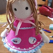 Mi proyecto del curso: Elaboración de muñecas amigurumi románticas. Design de brinquedos, Tecido, Crochê, e Design têxtil projeto de Marti Ferreira - 25.01.2023