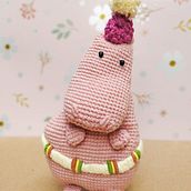 Mi proyecto del curso: Amigurumis: diseña y crea personajes en 2D. Accessor, Design, Arts, Crafts, Fiber Arts, Crochet, and Textile Design project by Mercedes Franco Diaz - 01.29.2023