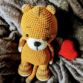 Mein Abschlussprojekt für den Kurs: Amigurumi: Häkle und designe lebendige Figuren. Arts, Crafts, Fiber Arts, Art To, s, Creating with Kids, Crochet, and Amigurumi project by Lore - 01.29.2023