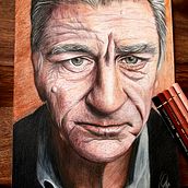 Mi proyecto del curso: Retrato realista con lápices de colores. Fine Arts, Pencil Drawing, Drawing, Portrait Drawing, Realistic Drawing, Artistic Drawing, Colored Pencil Drawing, and Traditional illustration project by Eva Caja - 01.29.2023