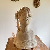 Flora; Mein Abschlussprojekt für den Kurs: Einführung in das Töpfern von figurativen Skulpturen. Fine Arts, and Sculpture project by S. Wasser - 01.29.2023