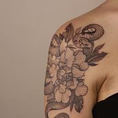 Meu projeto do curso: Tatuagem botânica com pontilhismo. Traditional illustration, Tattoo Design, and Botanical Illustration project by Karen Scorci - 01.30.2023