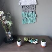 Mi proyecto del curso: Introducción al macramé: creación de un tapiz decorativo. Accessor, Design, Arts, Crafts, Interior Design, Decoration, Fiber Arts, Macramé, and Textile Design project by Victoria Cabrera Cabrera - 01.31.2023