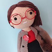 Mini Mariana. Crochet, Fiber Arts, Amigurumi, and Design project by Nati Motta - 02.01.2023