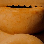 Queixos Brigantia. Campaign. Un proyecto de Publicidad, Fotografía, Dirección de arte, Vídeo, Televisión, Retoque fotográfico, Fotografía de producto, Fotografía de estudio, Edición de vídeo y Fotografía gastronómica de Gara Béjar Millet - 01.02.2023