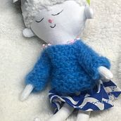 Mein Abschlussprojekt für den Kurs: Nähen: Stoffpuppen und Content Creation. Un proyecto de Artesanía, Diseño de juguetes, Redes Sociales, Fotografía con móviles, Fotografía de producto, Costura, Fotografía para Instagram, Patronaje y confección			 de barbara_790570 - 02.02.2023