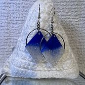My project for course: Resin Jewelry Design. Accessor, Design, Arts, Crafts, Jewelr, Design, and DIY project by sadeeshaishu1109 - 02.06.2023