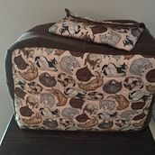 Quilted sewing machine cover and accessories pouch. Sewing project by Beth Watson - 01.28.2023