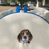 Meu projeto de mini pet reaslista - Doguinho. Een project van Craft,  Ontwerp, Textielontwerp y Textielprinten van Estela Pinheiro - 13.02.2023
