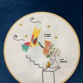 Mi proyecto del curso: Bordado a mano sobre ropa: diseña una composición. Embroider, Upc, cling, and Textile Design project by tikicraftrd - 02.13.2023