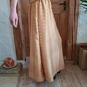 Mein Abschlussprojekt für den Kurs: Schneidern: Entwirf und nähe ein gerafftes Kleid. Arts, Crafts, Fashion Design, Sewing, DIY, Patternmaking, and Dressmaking project by Kati Klein - 02.14.2023