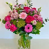 My project for course: Floral Bouquet Creation for Beginners. Un progetto di Interior design, Paesaggismo, Interior Design, DIY e Design floreale e vegetale di Marek Golonkiewicz - 19.03.2023