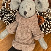 My project for course: Designing and Making Your Own Soft Toy. Character Design, Arts, Crafts, To, Design, Sewing, Patternmaking, and Dressmaking project by olic - 02.16.2023