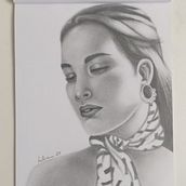 Meu projeto do curso: Introdução ao desenho de retrato. Ilustração tradicional, Artes plásticas, Desenho a lápis, Desenho, Desenho de retrato, Desenho artístico, Desenho anatômico, e Desenho realista projeto de Lilian Nagahiro - 17.02.2023