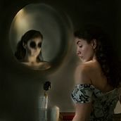 Mi proyecto del curso: Autorretrato fotográfico conceptual. Un progetto di Postproduzione fotografica, Ritocco fotografico, Fotografia di ritratto, Fotografia in studio, Fotografia artistica, Fotomontaggio e Autoritratto fotografico di Jan Martínez - 24.02.2023