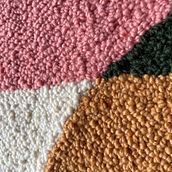 My project for course: Punch Needle for Rug Design. Un progetto di Design di accessori, Artigianato, Ricamo, Interior Design, Punch needle e Textile Design di katttya.oc - 26.02.2023
