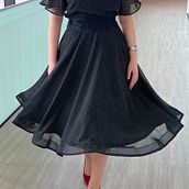 Mi proyecto del curso: Introducción al diseño de moda . Een project van  Modeontwerp van Rebeca ionela lupse - 26.02.2023