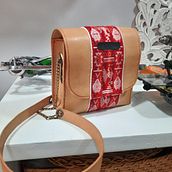 Creación de Bolsos de Piel Personalizados y Cosidos a Mano. Un proyecto de Diseño de Rocio Alvarez Fernández - 24.02.2023