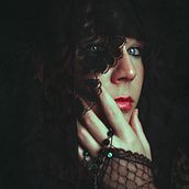 Mi proyecto del curso: Autorretrato fotográfico conceptual. Photograph, Post-production, Photo Retouching, Portrait Photograph, Studio Photograph, Fine-Art Photograph, Photomontage, and Self-Portrait Photograph project by pedro fernandez - 01.20.2023