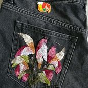 My project for course: Embroidery and Fabric Painting for Beginners. Un projet de Peinture, Création de motifs, Broderie, DIY, Upc, cling , et Design textile de Verena Remmele - 27.02.2023
