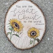 You are the Light of Christ to the World (Woodburning and Pyrography). Un projet de Aquarelle, Menuiserie, Multimédia, Lettering, Lettering manuel , et Gravure de Taylor - 04.03.2023