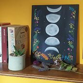 Pintura: Ciclo lunar con flores. Traditional illustration, and Painting project by A. Cecilia Caprario - 03.08.2023