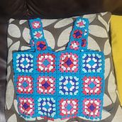 Una pieza especial para la personita mas especial. Un proyecto de Diseño de moda, Tejido, DIY, Crochet y Diseño textil de evitams - 11.03.2023