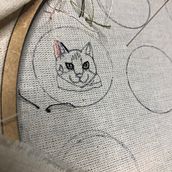 Meu projeto do curso: Minibordado realista de pet. Jewelr, Design, Embroider, and Textile Design project by csouzagab - 03.12.2023