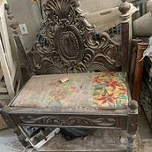 Meu projeto do curso: Upcycling de móveis vintage com técnicas de pintura. Un projet de Artisanat, Design, Fabrication de mobilier, Design d'intérieur, Peinture, DIY, Menuiserie, Upc, cling, Peinture décorative, Restauration et upc , et cling de meubles de Bruna Miranda - 12.03.2023
