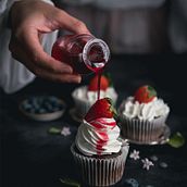 Sweetbarbiecake (fotografía para redes sociales). Photo Retouching, and Food Photograph project by Estefanía Viña - 03.13.2023