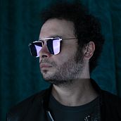 Video Clip - Kike Ramón - Only you (and you alone). Un projet de Cinéma, vidéo et télévision, Musique, Photographie, Vidéo, Production audiovisuelle, Réalisation, Postproduction audiovisuelle, Conception d'éclairage, Postproduction photographique, Éclairage photographique, Photographie artistique , et Édition vidéo de Luz Tangona - 21.02.2023