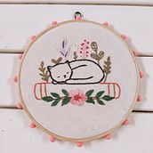 Meu projeto do curso: Técnicas básicas para bordado de letras. Embroider, and Textile Design project by Caroline Martins - 03.22.2023