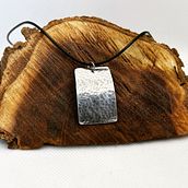Colgante Martelé La Astillera De Cora. Accessor, Design, Arts, Crafts, Jewelr, and Design project by Cora Amarante Pérez - 03.23.2023