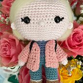 My project for course: Amigurumi: Learn to Crochet People. Een project van Craft, Speelgoedontwerp, Textiel, Haken, Amigurumi y Textielontwerp van Lady-Cherise Johnson - 23.03.2023