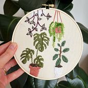 My project for course: Needle Embroidery: Create a Natural Composition. Un progetto di Illustrazione tradizionale, Ricamo, Teoria del colore e Textile Design di Lilly LG - 23.03.2023