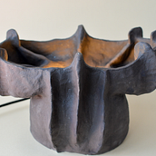 The Ship of Troy. Ceramic Table/ Wall lamp. Design e fabricação de móveis, e Design de produtos projeto de Urtė Milda Širvinskaitė - 30.03.2023