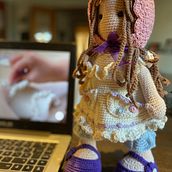 Mi proyecto del curso: Elaboración de muñecas amigurumi románticas. Arts, Crafts, To, Design, Fiber Arts, Crochet, Amigurumi, and Textile Design project by Claudia Pino Flores - 04.04.2023