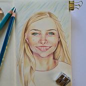 Mein Abschlussprojekt für den Kurs: Lebendiges Porträtzeichnen mit Buntstiften. Desenho, Desenho de retrato, Sketchbook, e Desenho com lápis de cor projeto de Silvia Viole - 07.04.2023