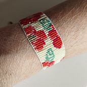 Mi proyecto del curso: Diseño y creación de joyería con mostacillas. Design de acessórios, Artesanato, Design de joias, e Tecido projeto de Pilar - 10.04.2023